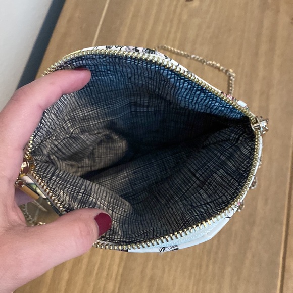 Floral Purse - Picture 4 of 4